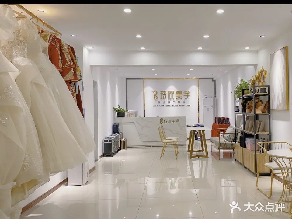 荆门玲丽化妆美甲美容学校