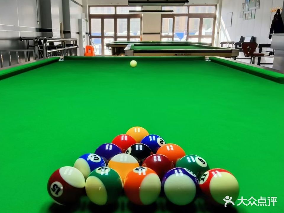依旧霸气台球馆