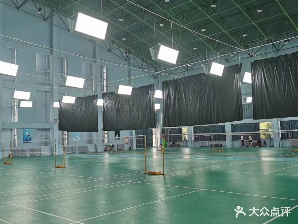 农大逸夫楼薰风羽毛球馆