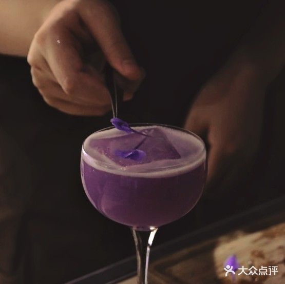 桐乡市凤鸣篱嚣咖啡威士忌清吧