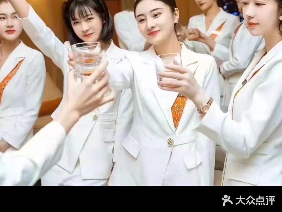 欢歌时尚KTV(临河街店)