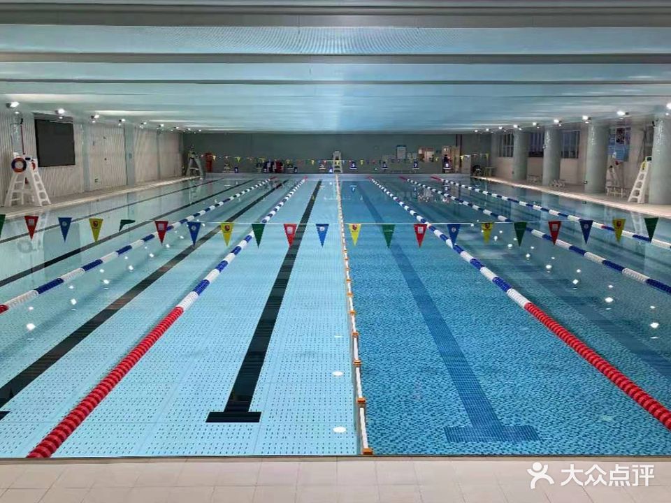 秋雯观成游泳馆
