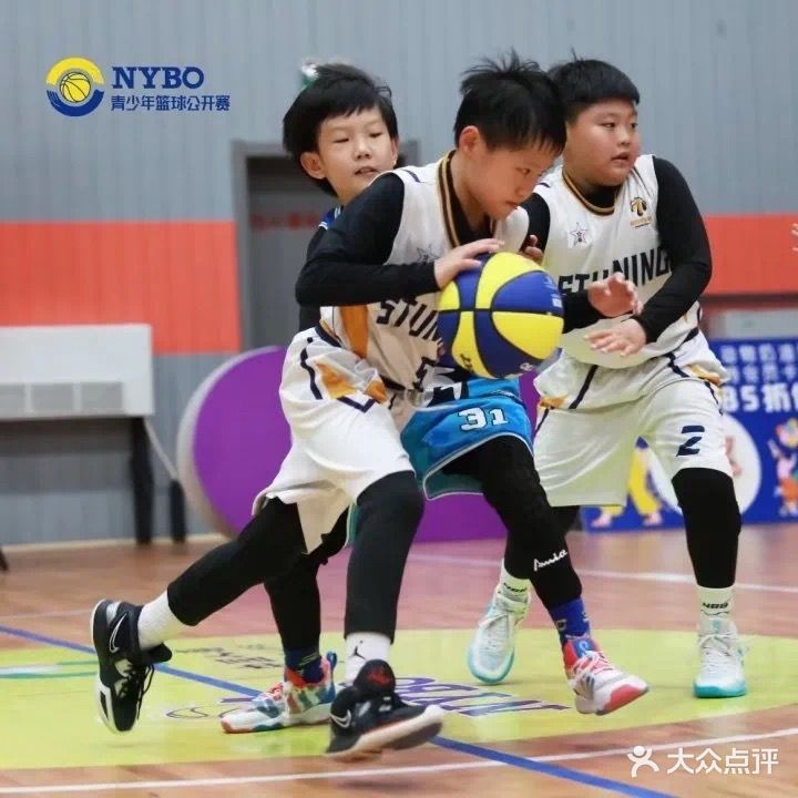 斯丹宁体育篮球训练馆