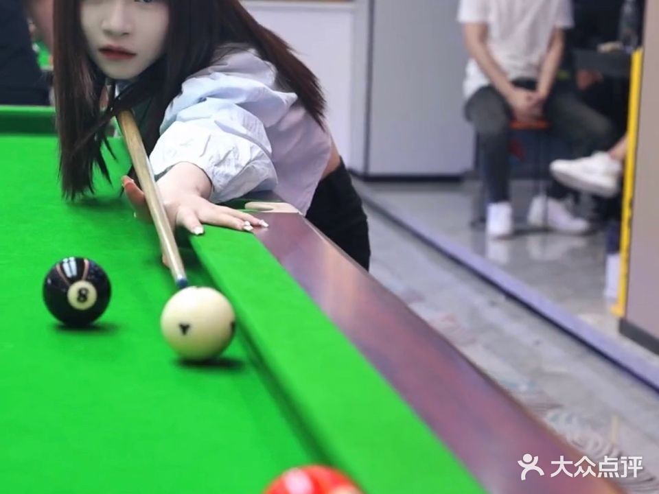 本色台球具乐部