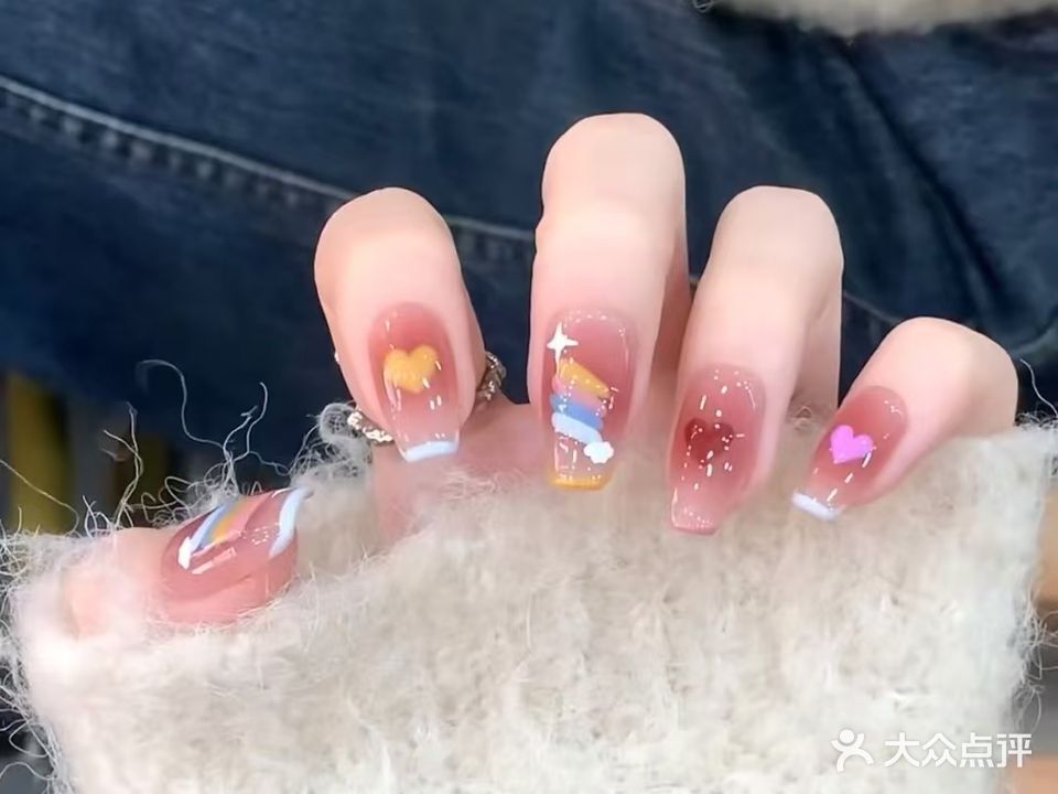 万指千红美甲工作室