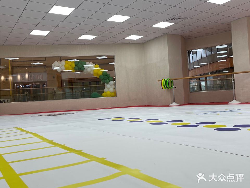 丰世碌洌乏体育运动中心