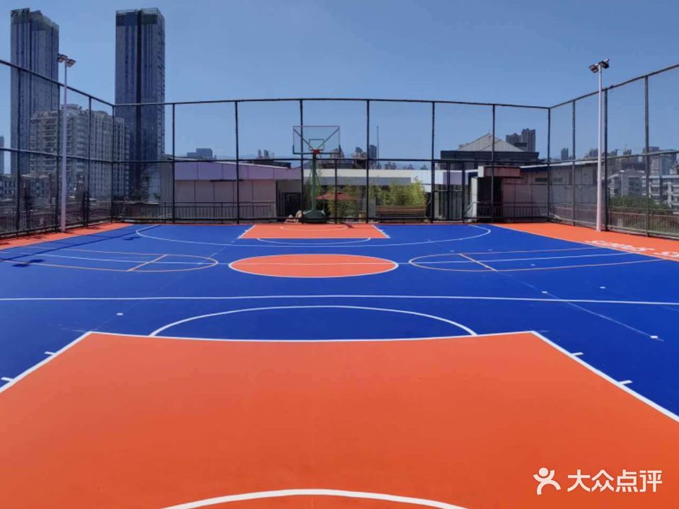 大鲨鱼体育空中篮球厂