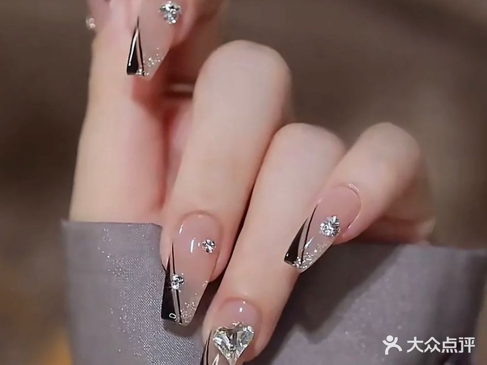 y.y甲妆坊(九龙超市店)
