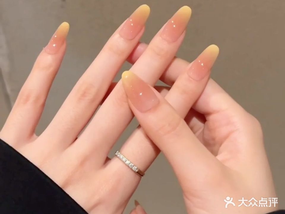 旭日美发美容(周老四店)