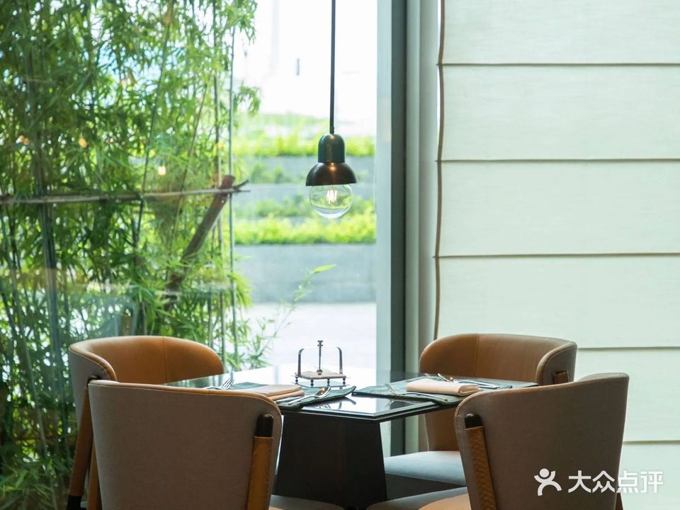 尚西餐厅·自助餐(深圳国际会展中心皇冠假日酒店)