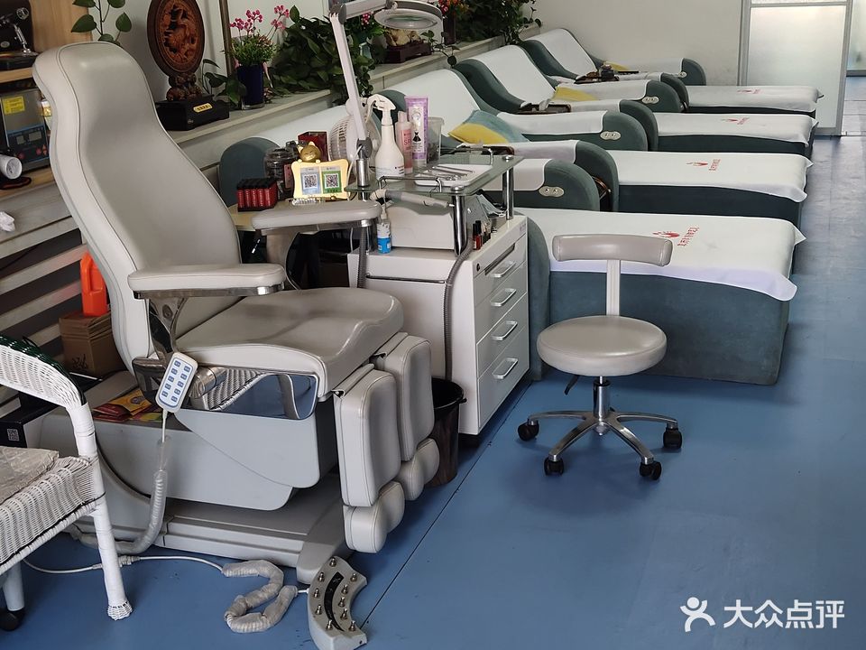 季师傅修脚采儿(星海花园店)