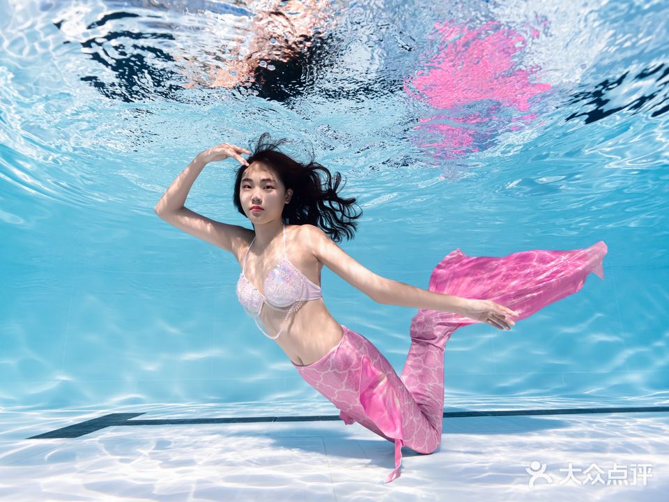 T1·戴思乐低氯游泳健身馆