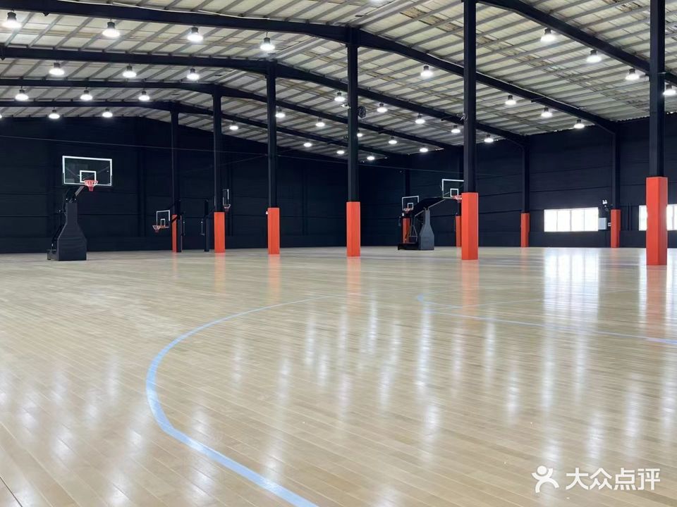 华体逸动篮宇运动馆