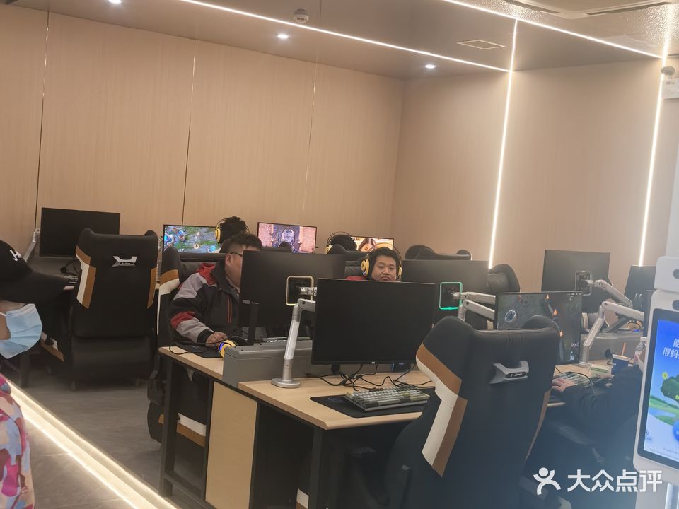 众鑫网吧(松石西路店)