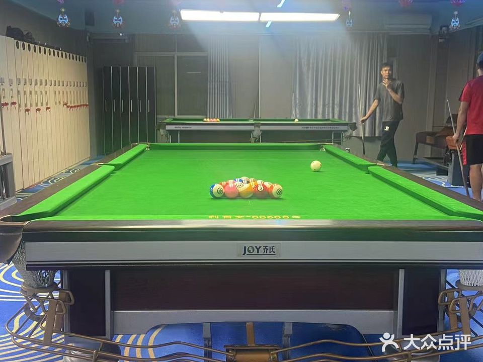 一杆乐台球