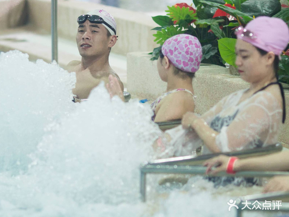 天泉水都游泳馆水吧