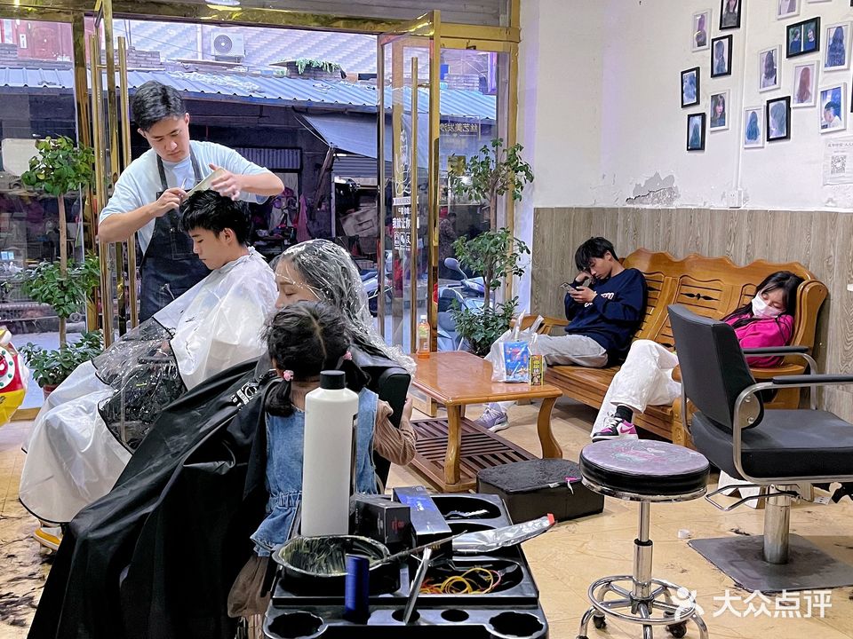 丝艺美发沙龙(鸡鸣路店)