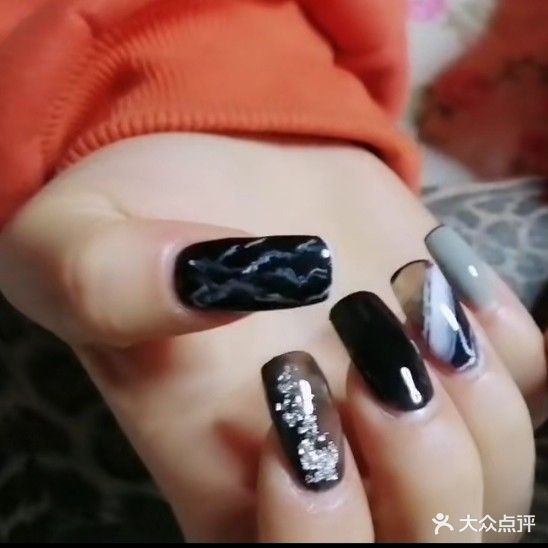 亲亲彩妆·化妆美甲
