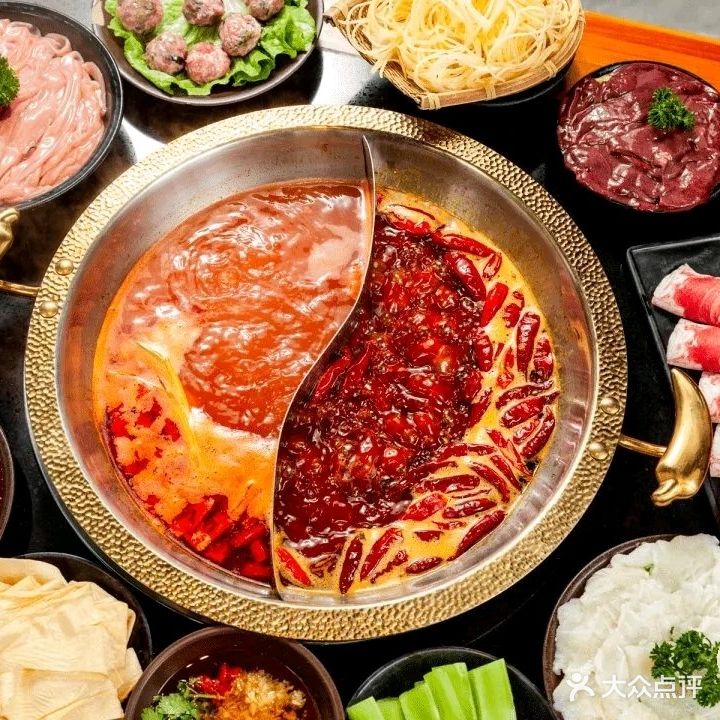 海中岛万州烤鱼·椰子鸡·糟柏醋火锅(椰林湾二期大转盘店)