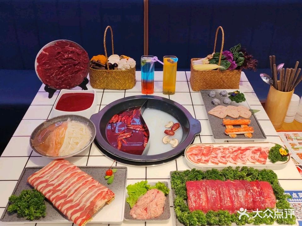 隆岳坊·重庆鲜鸭血火锅(红旗路店)