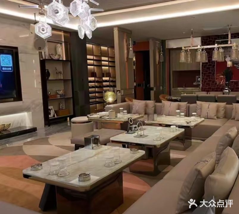 至尊金叶KTV(建设西路店)