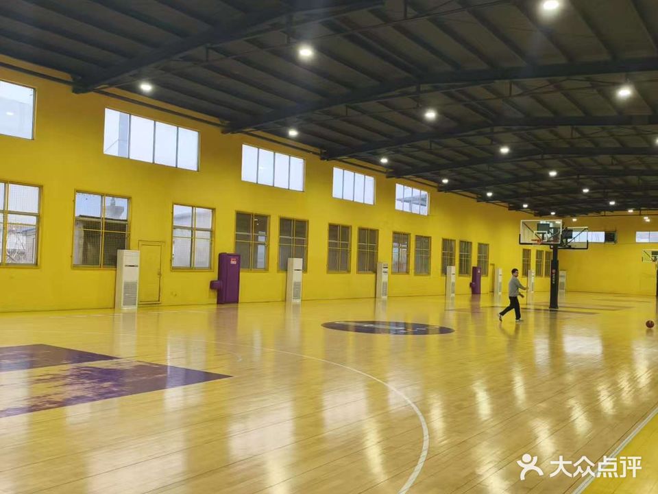 禾英林肯中心篮球馆