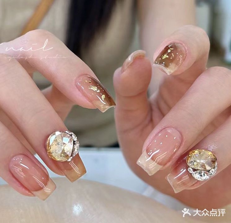 刘丹倾颜(新世界·朗悦居店)
