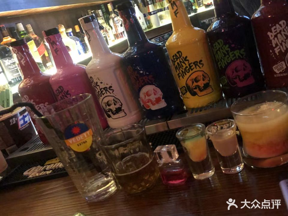 半打啤酒馆