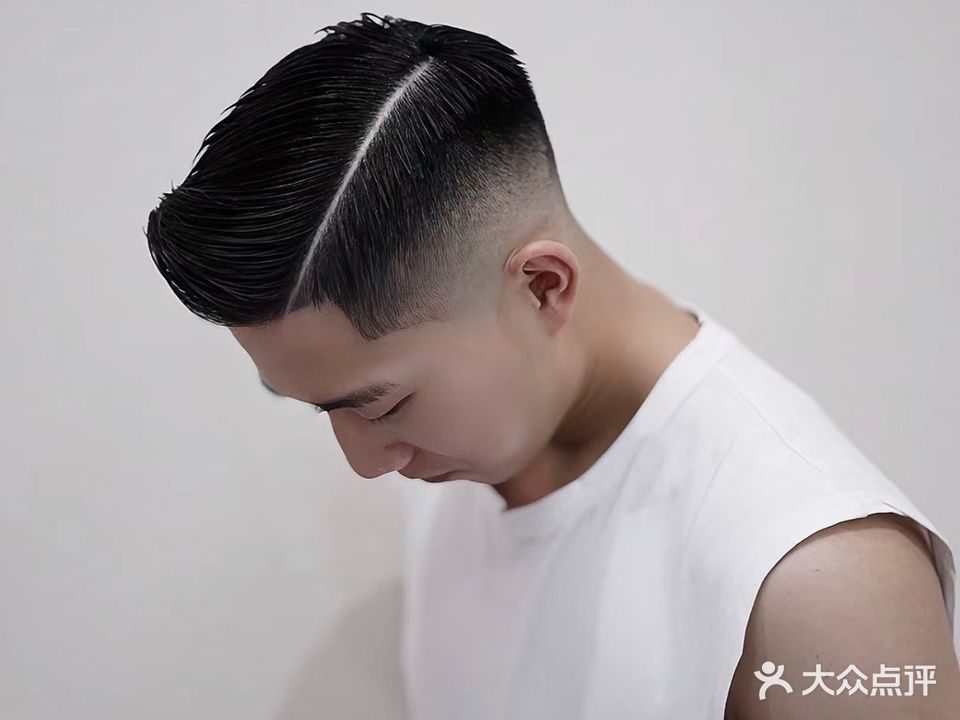 雷雷发艺