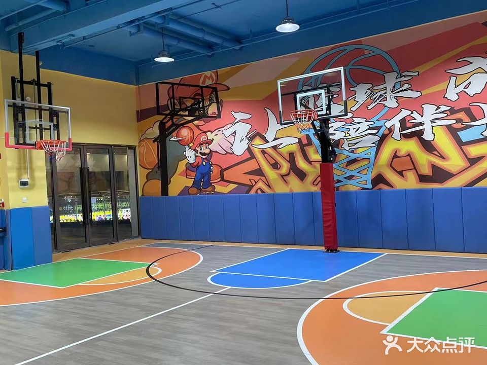 逐梦少年篮球运动馆(吾悦广场阜阳颍上店)