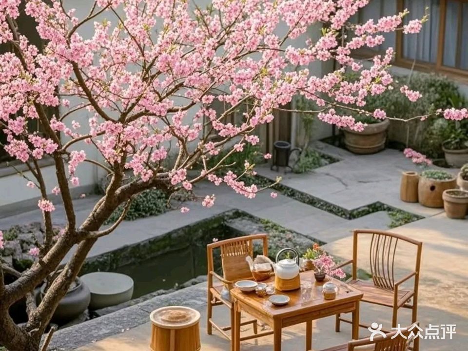万家大院·露营烧烤·柴火鸡·团建聚餐(龙泉山店)