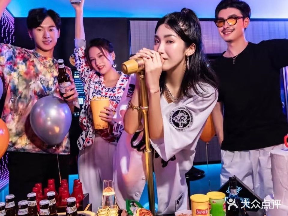 脸谱时尚KTV
