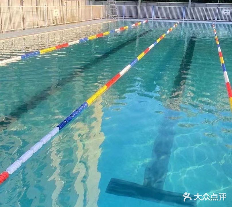 聚宝湾游泳馆