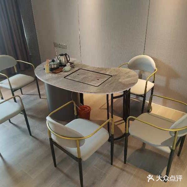 嘉励国际酒店·24H自助棋牌室(湛江鼎盛广场店)