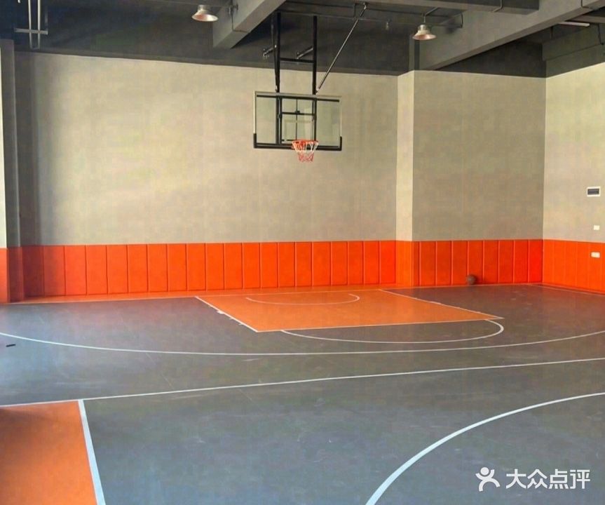 冠一篮球馆