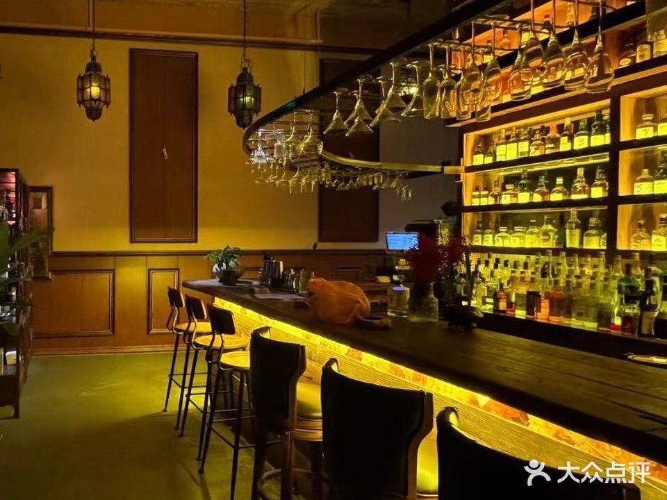 纯粹·酒吧(苏宁百货万达广场裕华店)
