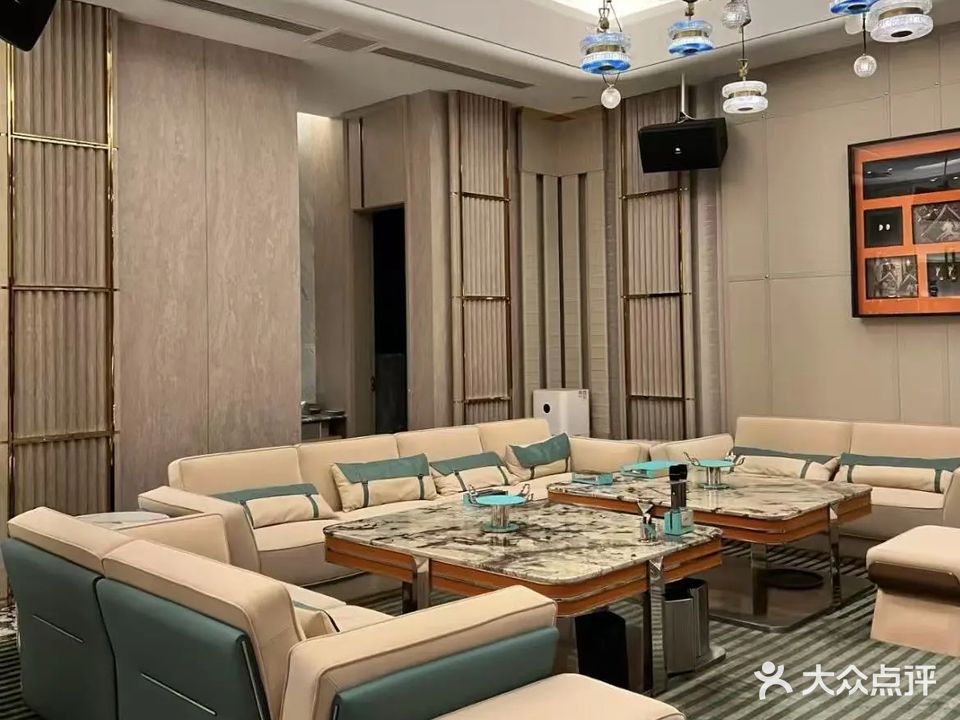 龙成欢唱量贩式KTV
