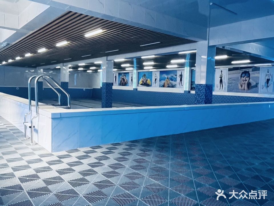 宏拓游泳健身(起凤路店)
