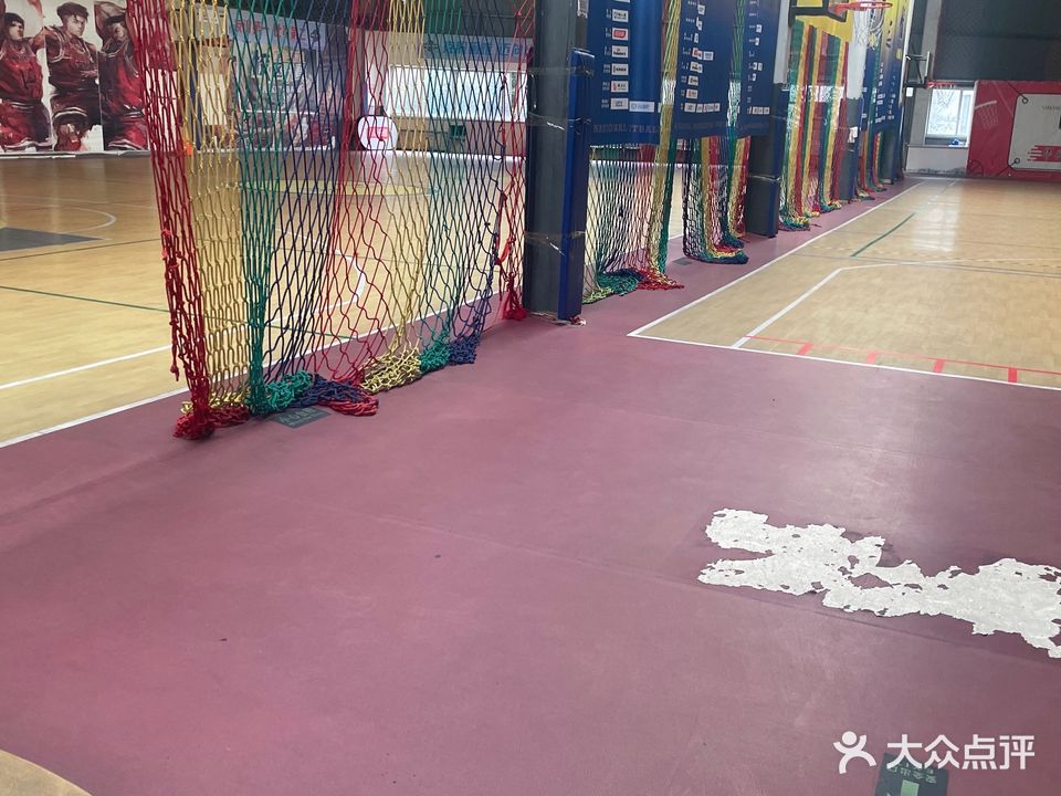 华兴篮球俱乐部(长江广场校区)