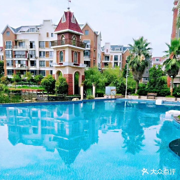 中兴和园飞鱼游泳馆