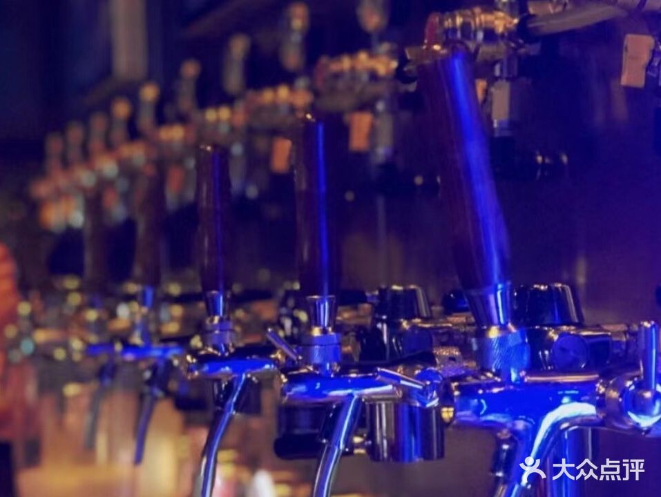 曼部精酿啤酒馆(万达广场店)