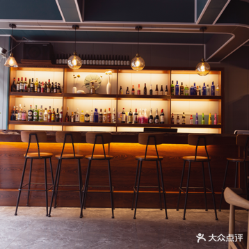岷江河的夜晚bar(理县店)