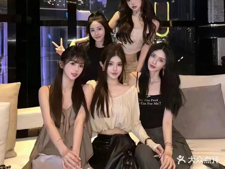 红馆KTV(三衢路店)