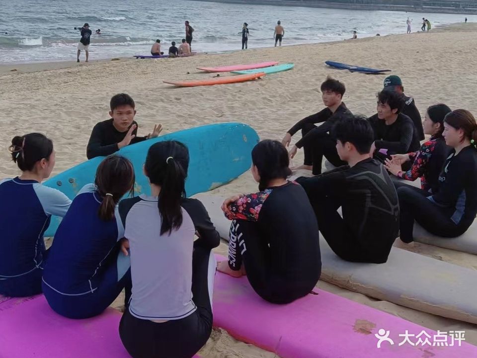 亿哥冲浪俱乐部