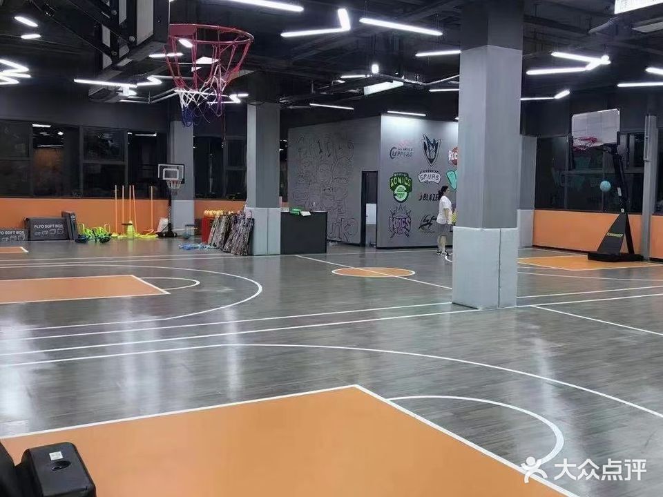 篮球穆恩少儿馆(咸宁光谷购物广场店)