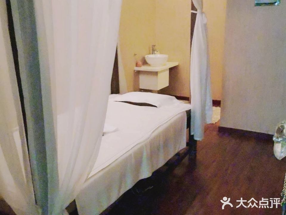悠兰男士专业SPA会所古法采耳