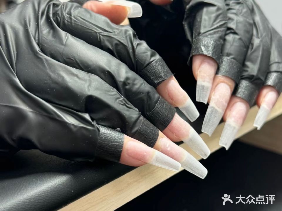 月半居美甲美睫