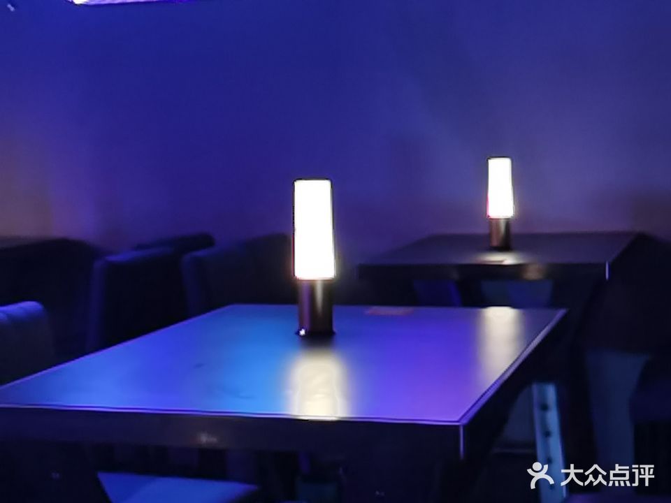 拾岐吧小酒馆