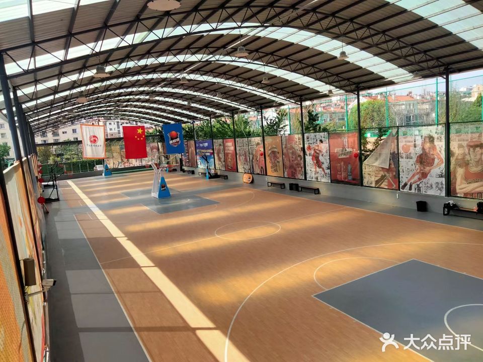 勇敢者篮球公园(日新路店)