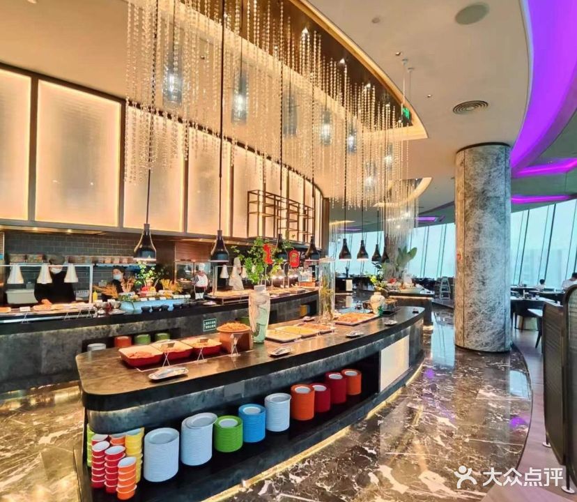 荣誉国际酒店云顶旋转自助餐厅